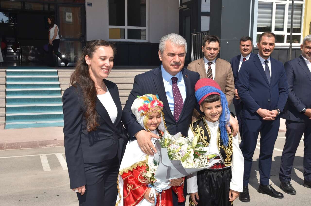 Konya'da yaz tatili resmen başladı! Karne gününden mutluluk kareleri yansıdı 17